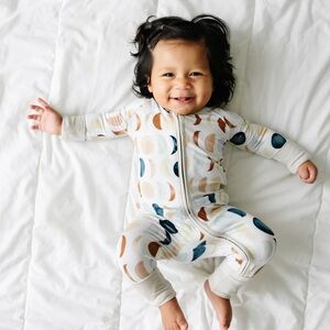 Little Sleepies Luna Neutral Zippy